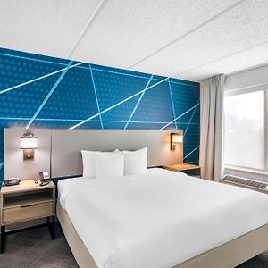 Efficiency King Suite Mobility accessible